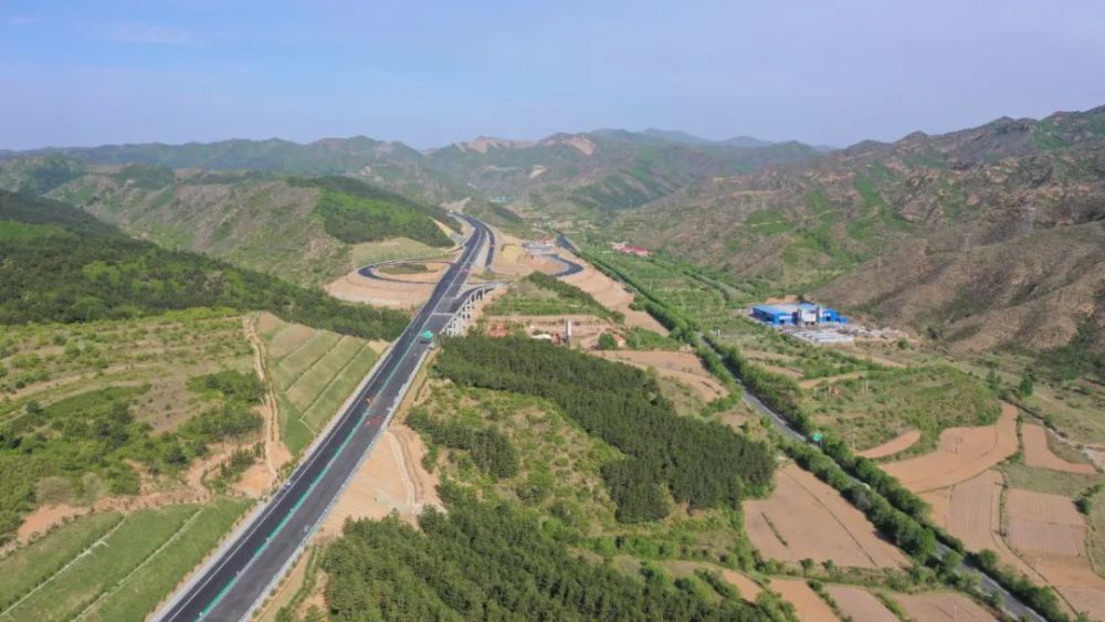 延中高速公路河北段選用上海勛飛高科技系列產(chǎn)品，確保道路安全(圖1)